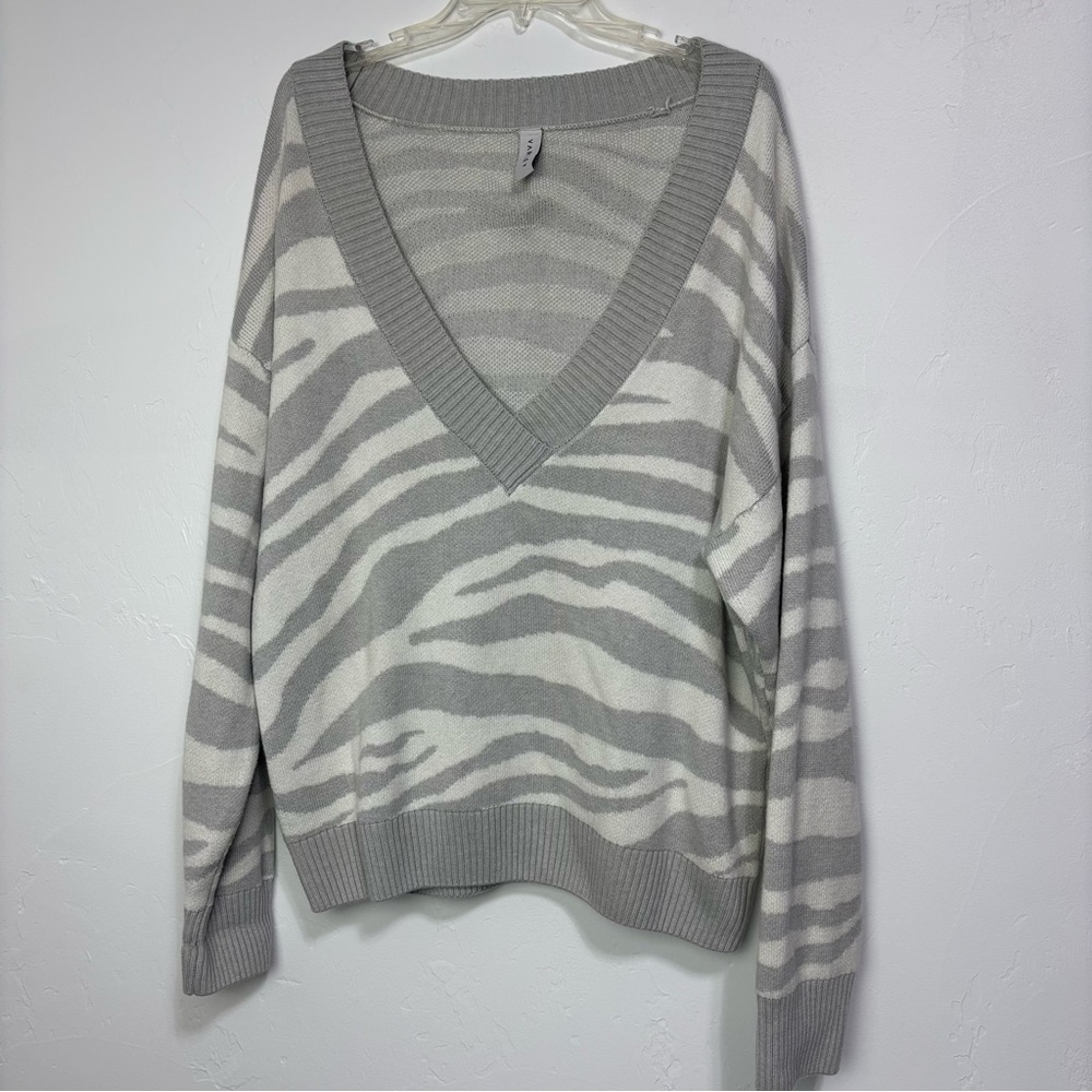 Varley Deep V Neck Pullover Sweater Gray Cream Zebra Stripe Women's Medium Wool